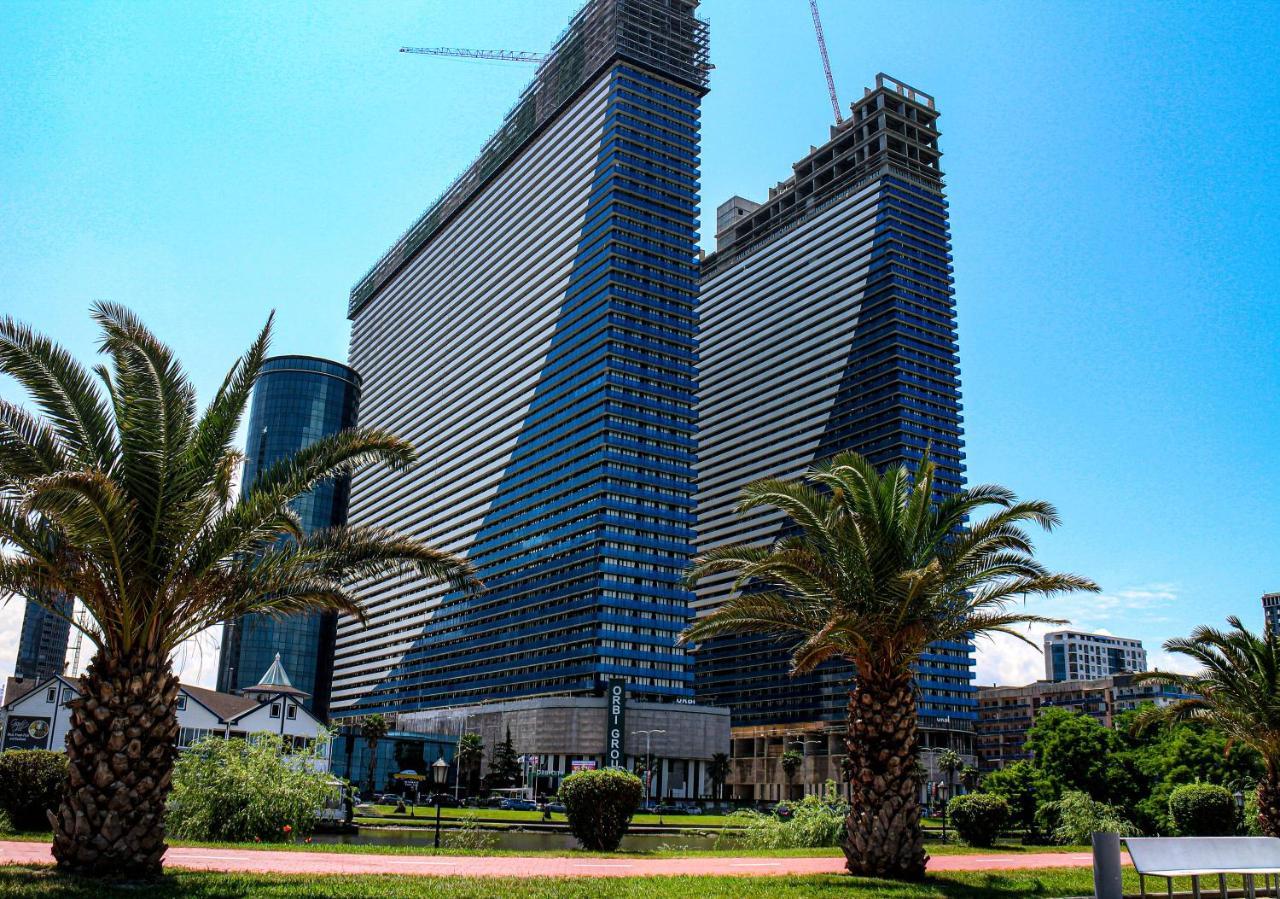 Orbi Batumi City Beach View Hotel Bagian luar foto