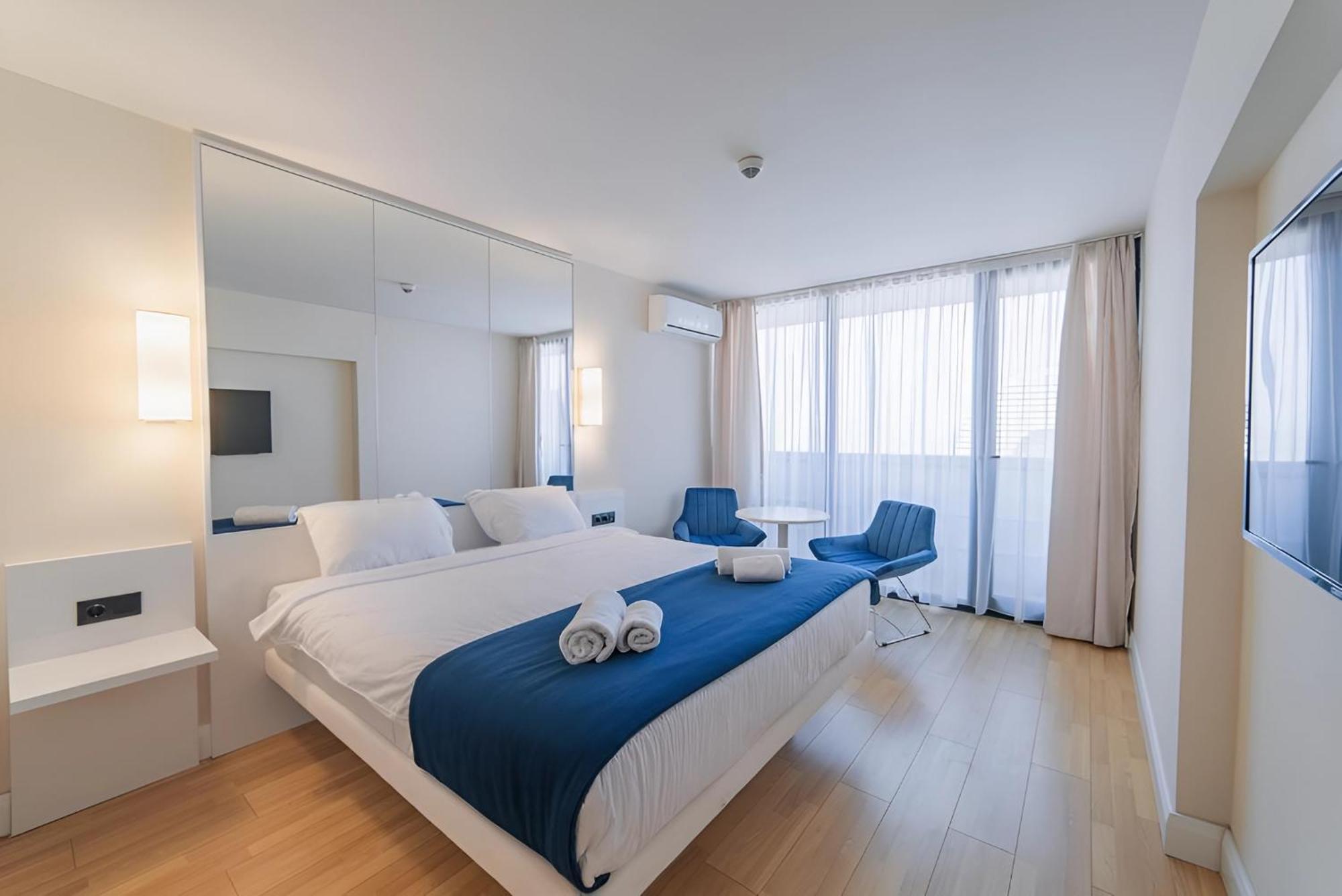Orbi Batumi City Beach View Hotel Bagian luar foto