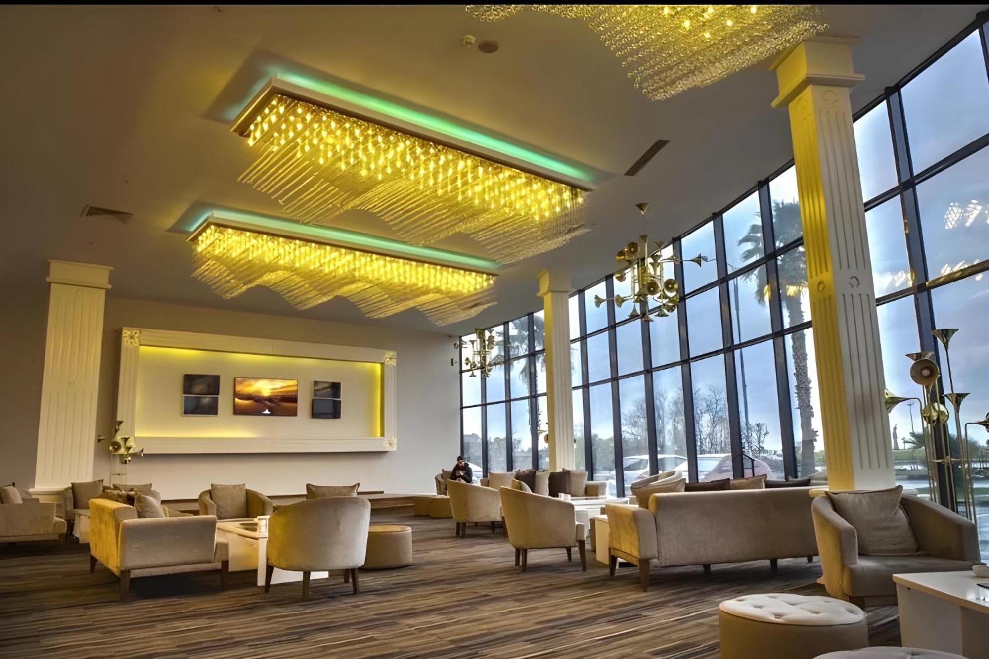 Orbi Batumi City Beach View Hotel Bagian luar foto