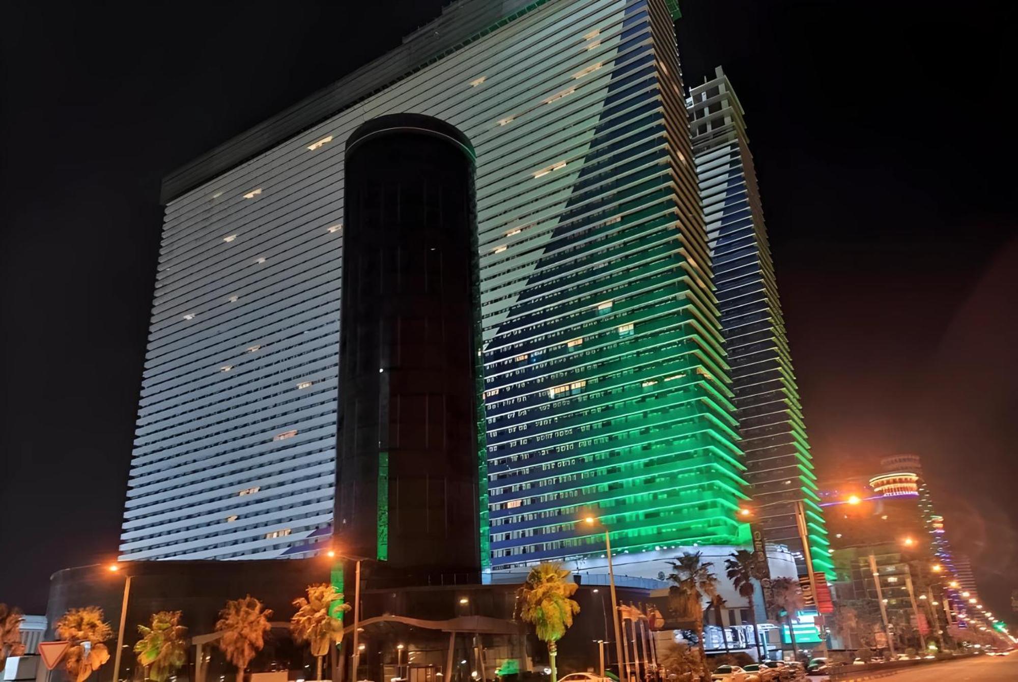 Orbi Batumi City Beach View Hotel Bagian luar foto