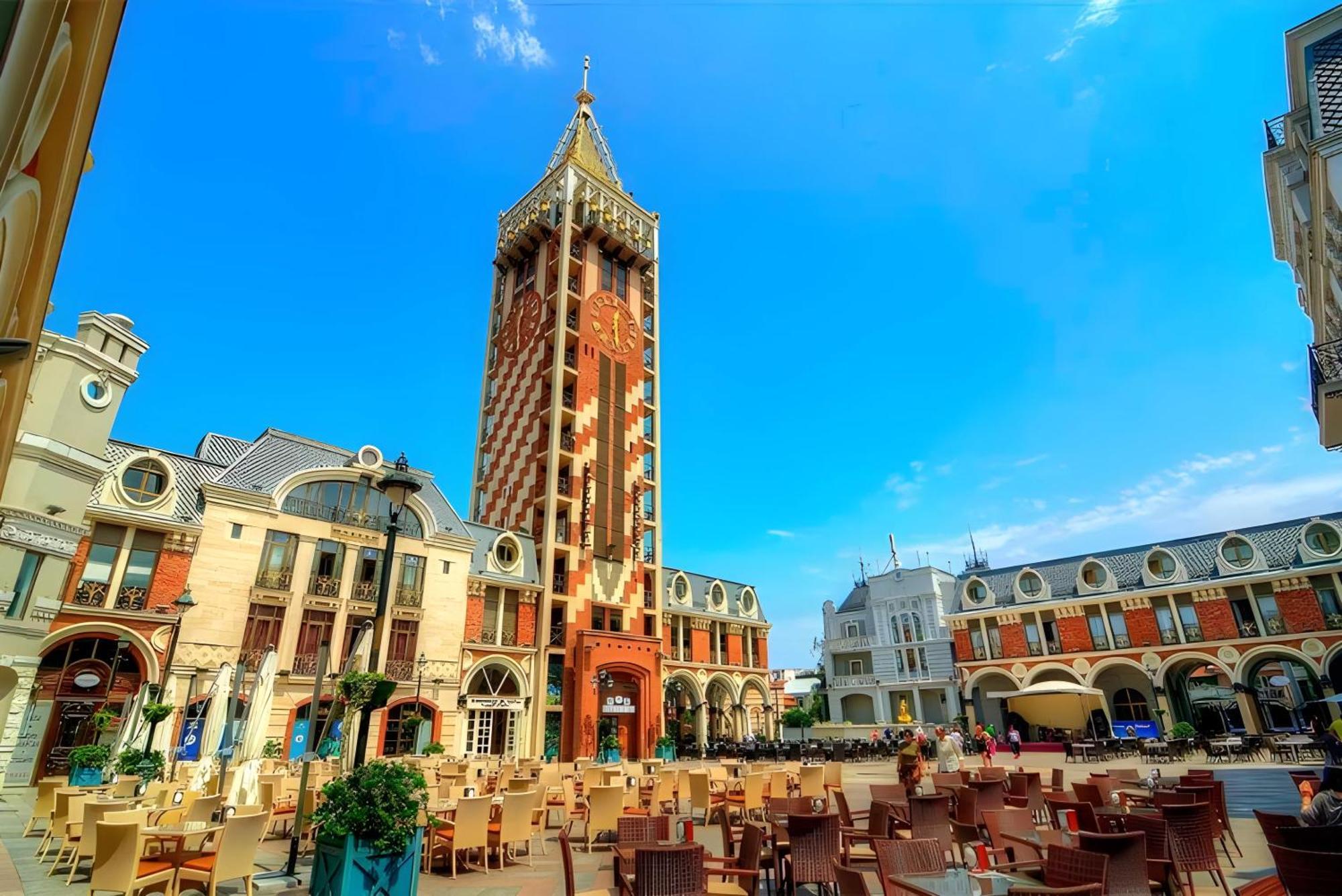 Orbi Batumi City Beach View Hotel Bagian luar foto