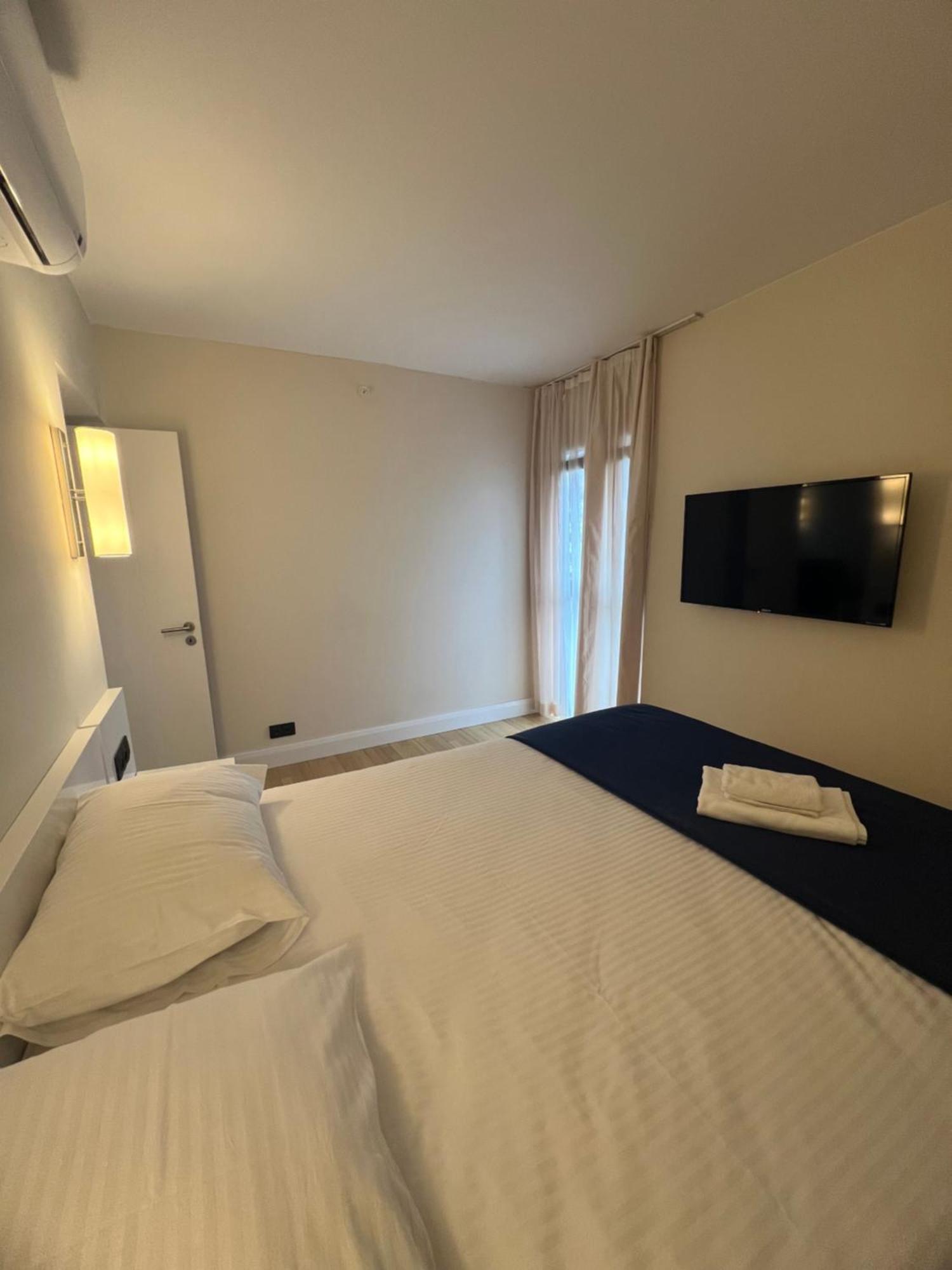 Orbi Batumi City Beach View Hotel Bagian luar foto