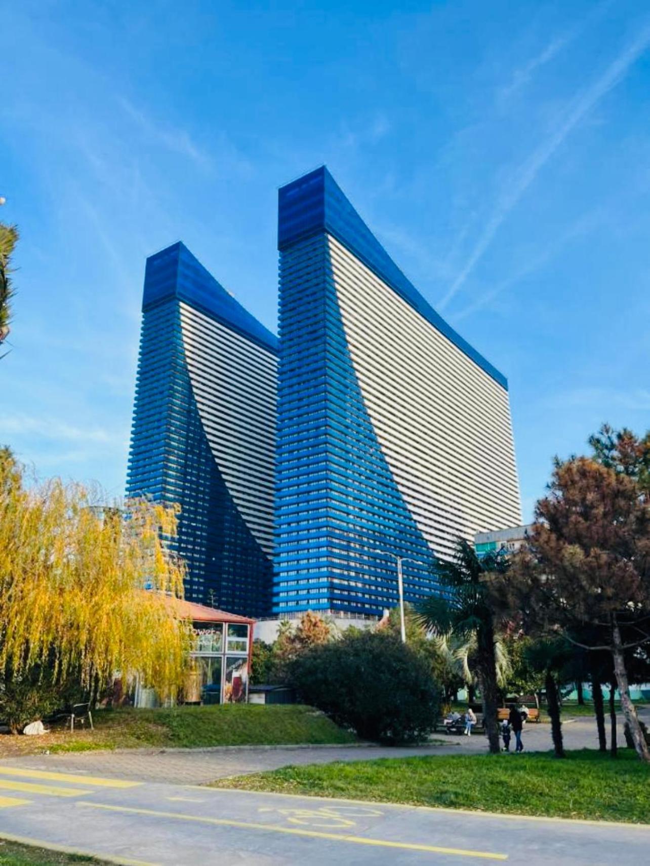Orbi Batumi City Beach View Hotel Bagian luar foto