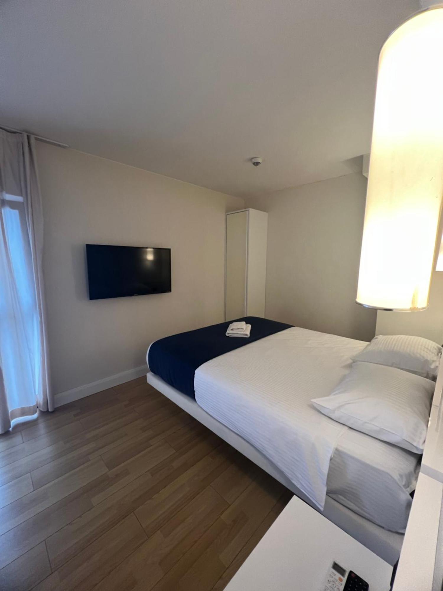 Orbi Batumi City Beach View Hotel Bagian luar foto