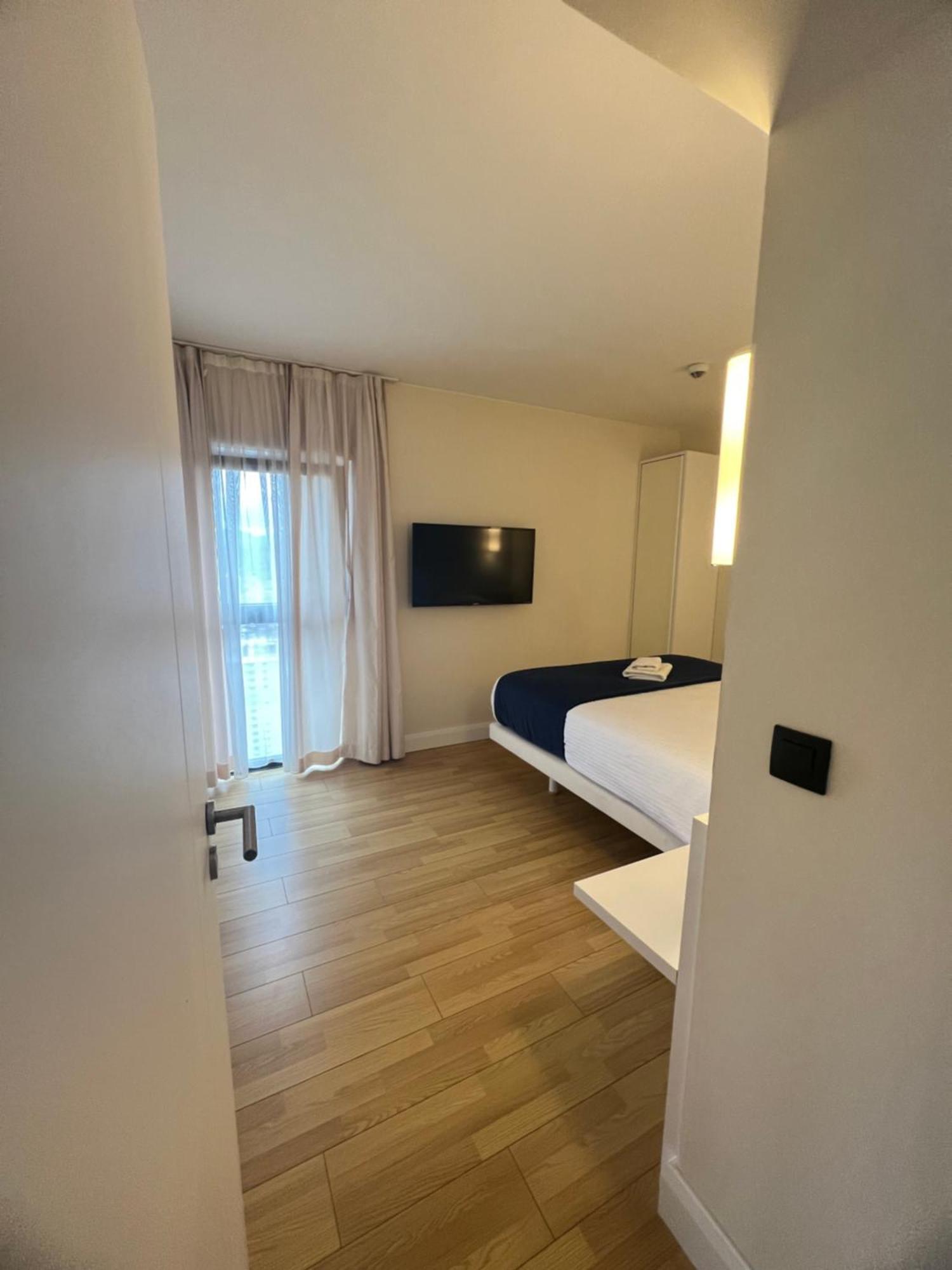 Orbi Batumi City Beach View Hotel Bagian luar foto